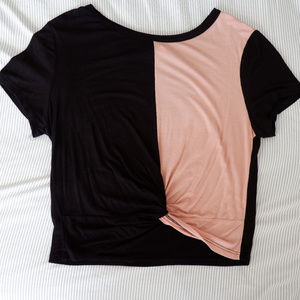 Black and Pink Knot Tie Gaze T-shirt